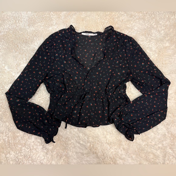Black Floral Cropped Pleasant Blouse - Picture 1 of 9